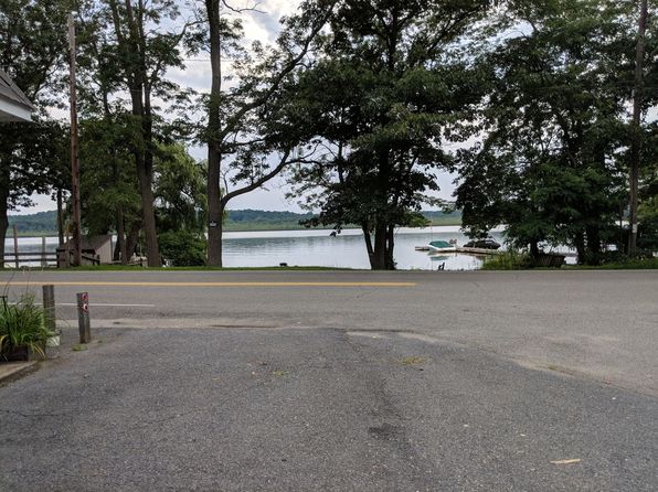 30 Sand Shore Rd