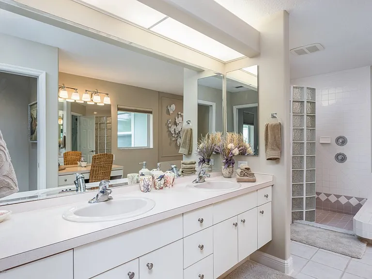315 Charles Dr — Photo 19