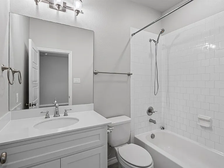2611 McCart Ave — Photo 23