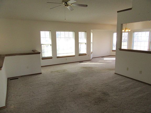 4th image of 8933 W Meadow Knoll Ct