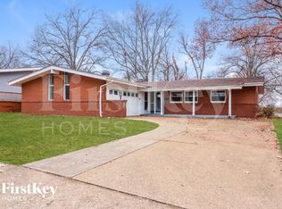 3015 Kingsley Dr, Florissant, MO 63033