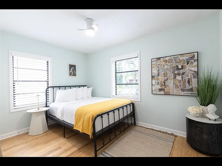 818 W Plymouth St — Photo 11