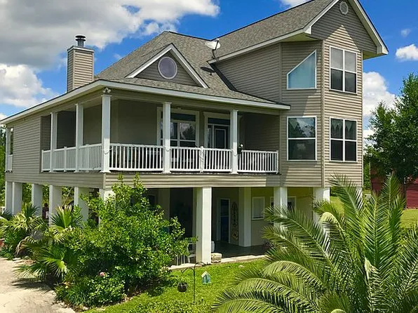 6139 Polk St, Bay Saint Louis, MS 39520