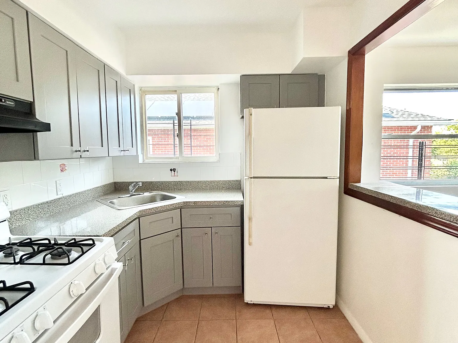 3 bed, 1.5 bath, $3,395 — Photo 3