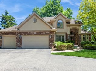 4521 Roslyn Rd, Downers Grove, IL 60515