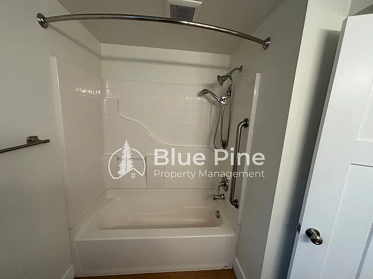 351 Yale Ave — Photo 28