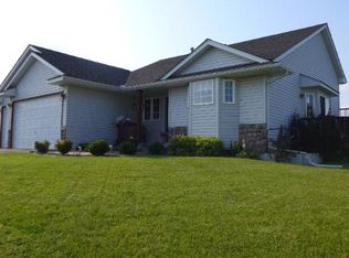 396 W Overlook Dr, Ellsworth, WI 54011