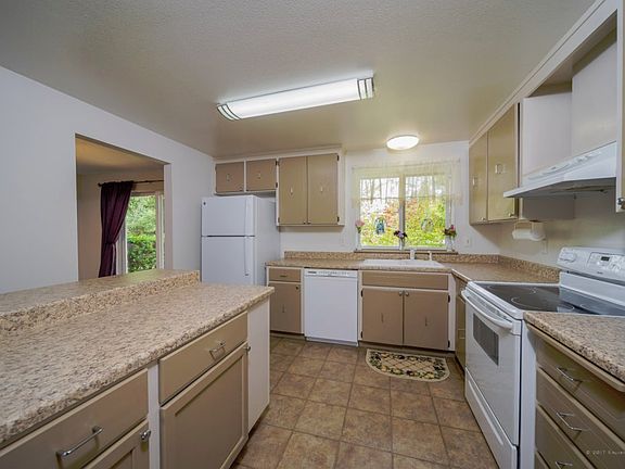2nd image of 6003 96th St NE