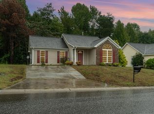 2716 Rabbit Ridge Dr, Bessemer City, NC 28016