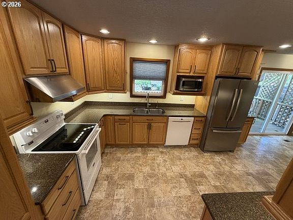 2nd image of 8808 NE 82nd St