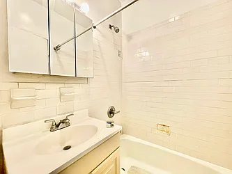 Rented by HOLTON REAL ESTATE INC.