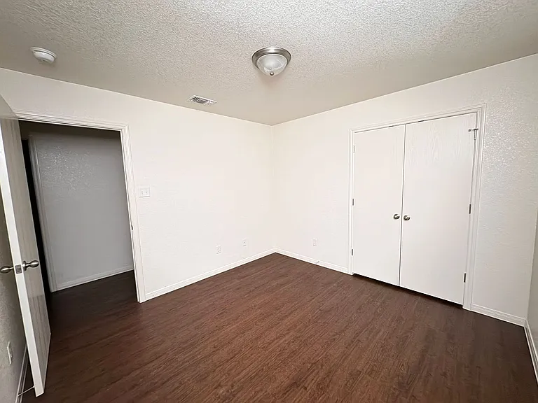 4707 Waterproof Dr — Photo 25