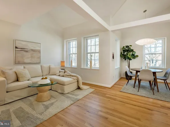 3600 39th St NW APT E551, Washington, DC 20016