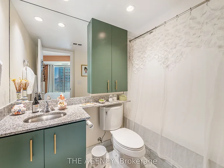 8 Park Rd #3301 — Photo 23