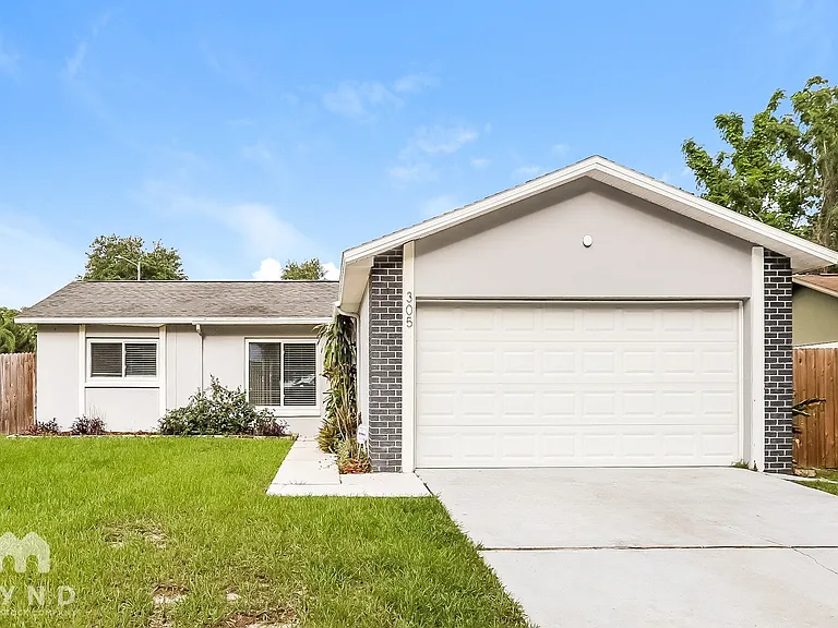 305 Silver Hill Dr — Photo 1