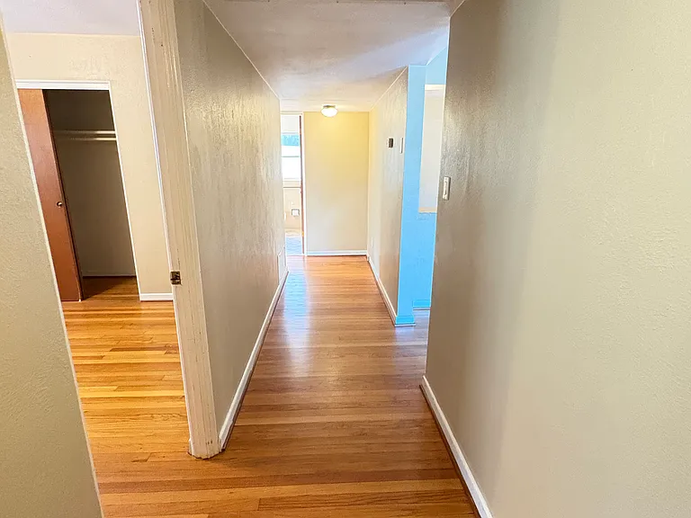 3243 N Orange Ave — Photo 10