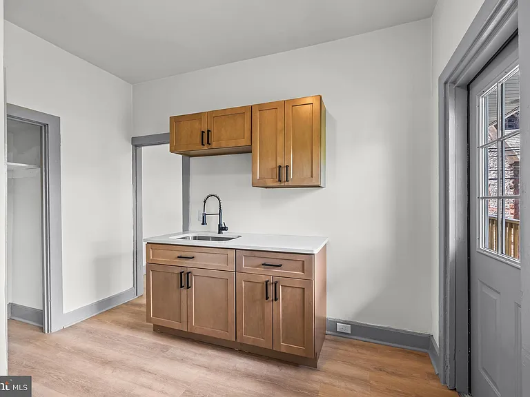 531 Walton St #4 — Photo 7
