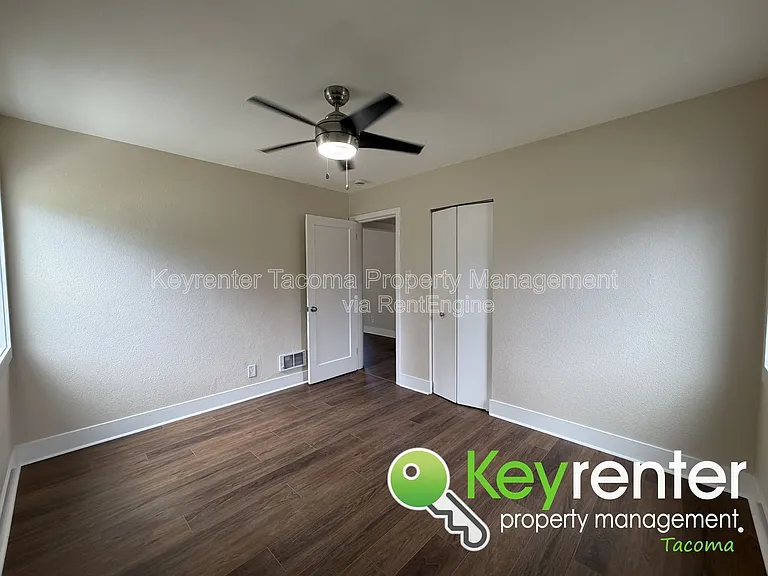 1047 S Rochester St — Photo 6
