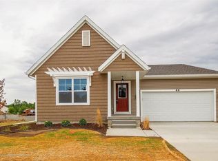 69 Harrogate Dr, Mason, MI 48854