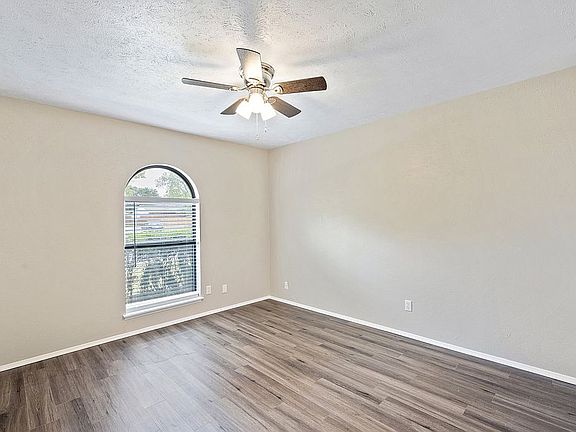 3rd image of 538 Cumberland Dr