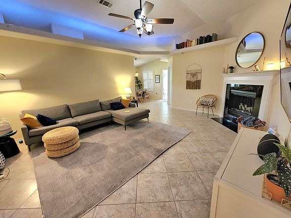 3rd image of 876 Miramar Dr