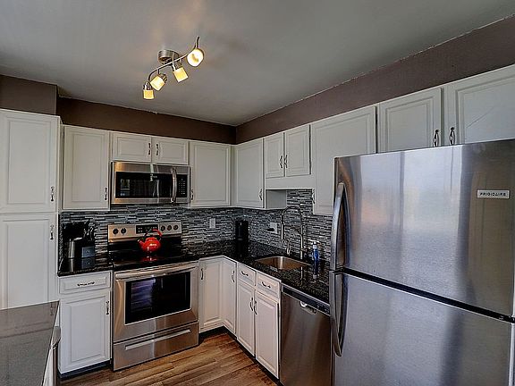 4th image of 909 N Lafayette St APT 405