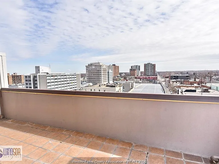 380 Pelissier St #904 — Photo 34