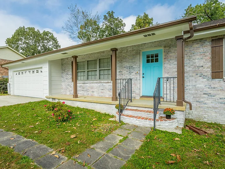 1403 Clearpoint Dr — Photo 62