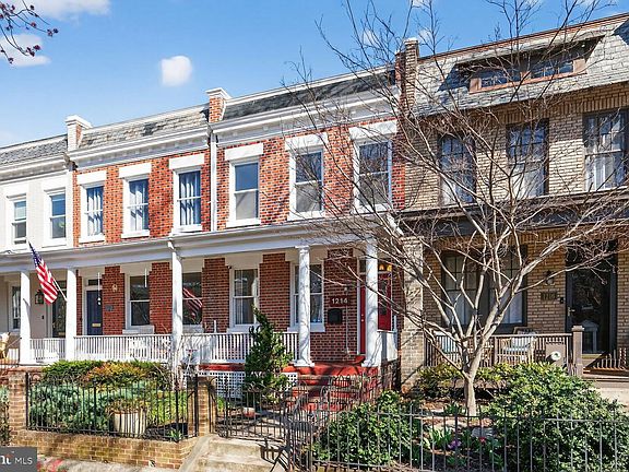 2nd image of 1214 C St SE