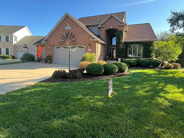 1210 Devonshire Dr N, Sycamore, IL 60178