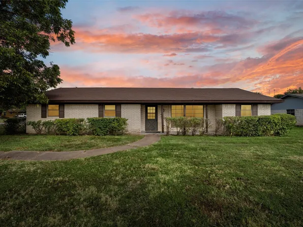 300 Ivy Ln, Hewitt, TX 76643