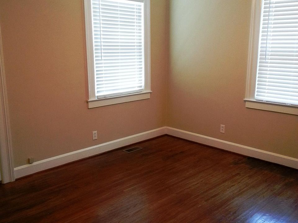2nd image of 2020 Griffith Pl W #4