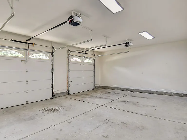 2224 W Berrie Cir — Photo 42