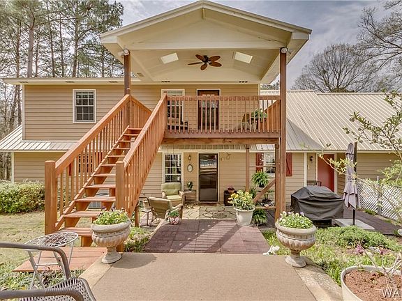 2nd image of 15023 Carmen Dr