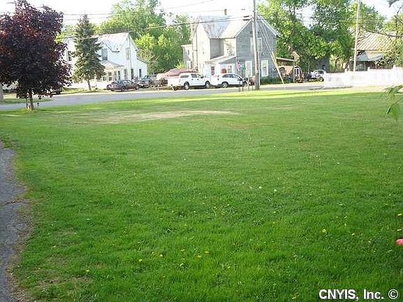 5th image of 319 Lake St