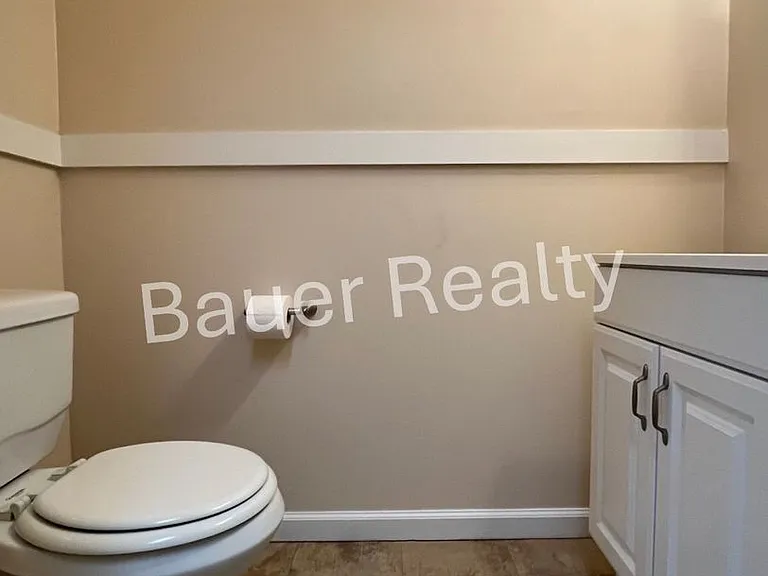 330 Dorchester St — Photo 14