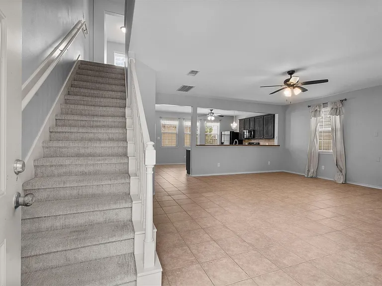 2131 Kemah Village Dr — Photo 6