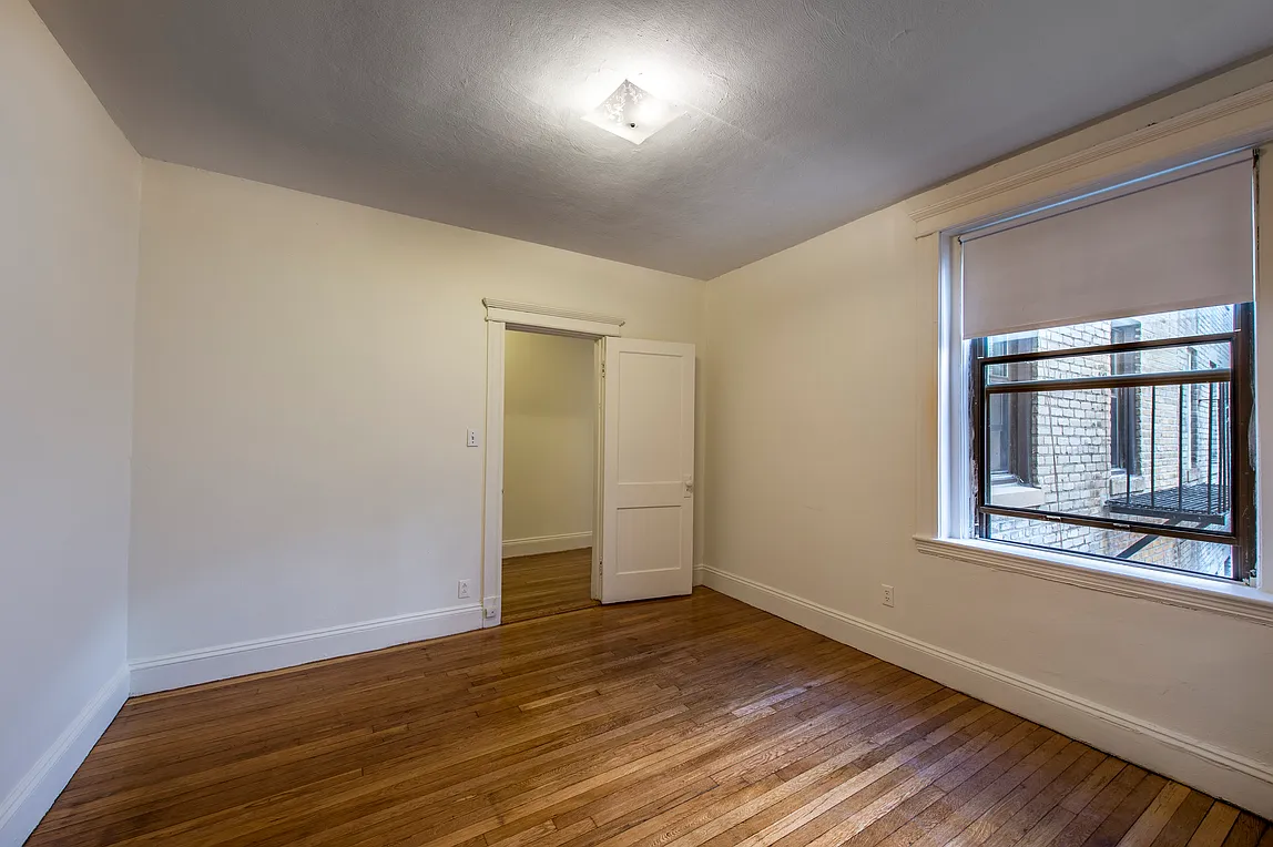 Studio, 350 sqft, $2,000 — Photo 3