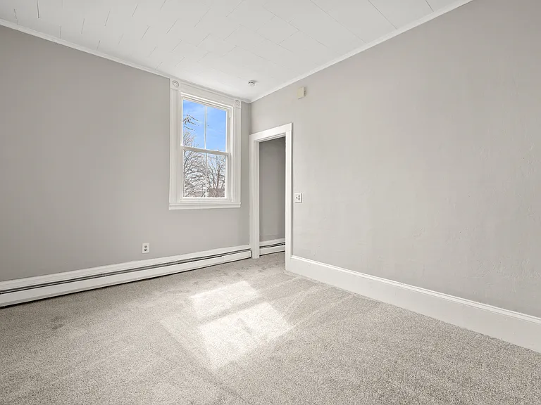 105 Maple St #105 — Photo 12