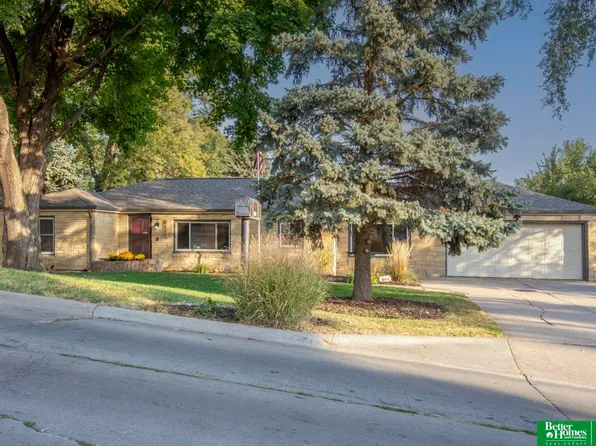 8510 Burt St, Omaha, NE 68114