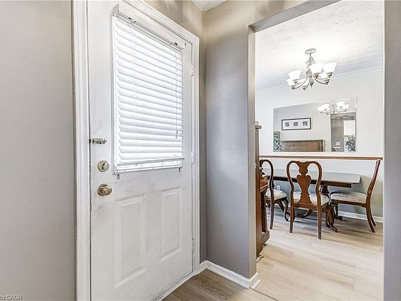 3rd image of 2145 Sandringham Dr