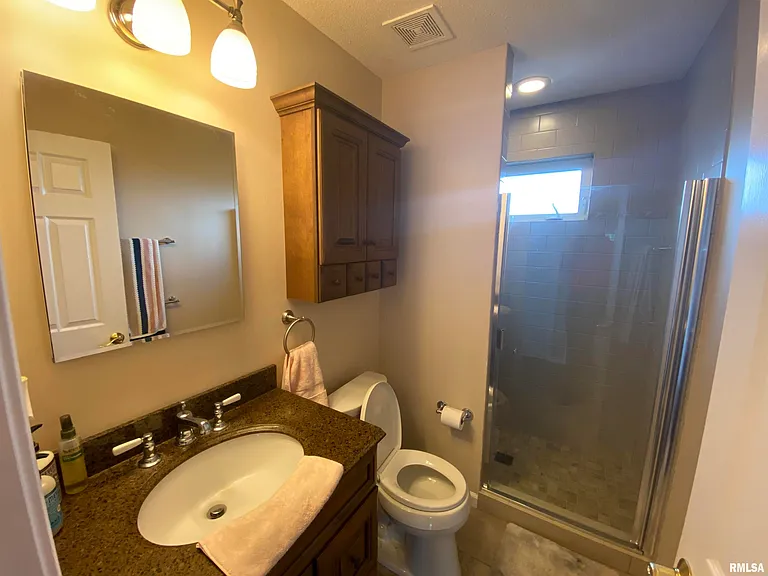 6525 N Kramm Rd — Photo 21