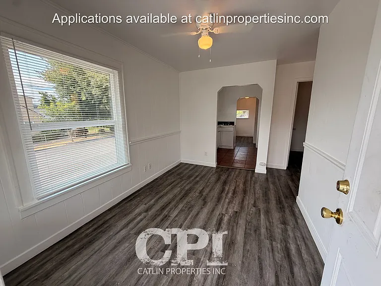 801 Columbia St — Photo 3