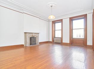 266 W 23rd St #1B, New York, NY 10011