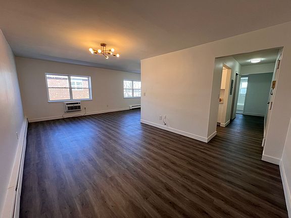 4th image of 550 Washington Ave #20E