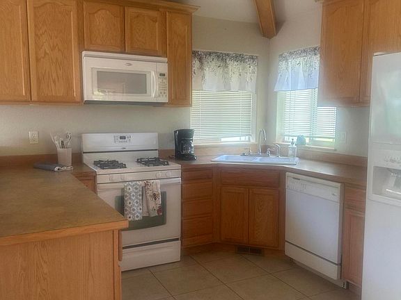 4th image of 4815 Falcon Dr