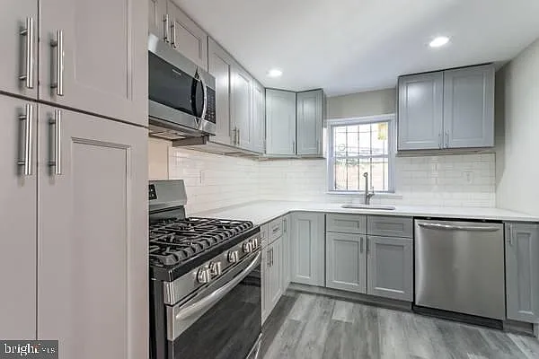 1914 Wilder St — Photo 2