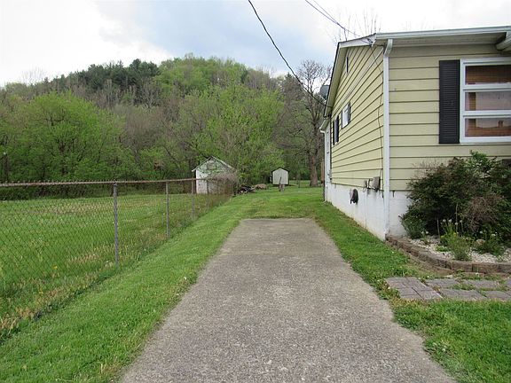 5th image of 108 Willow Ave