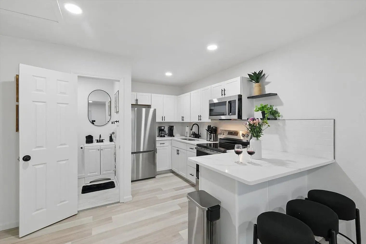 2 bed, 1.0 bath, 495 sqft, $2,703 — Photo 4