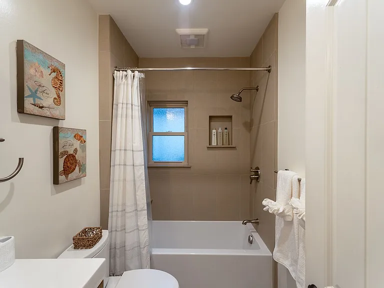 610 Forest Ave — Photo 24